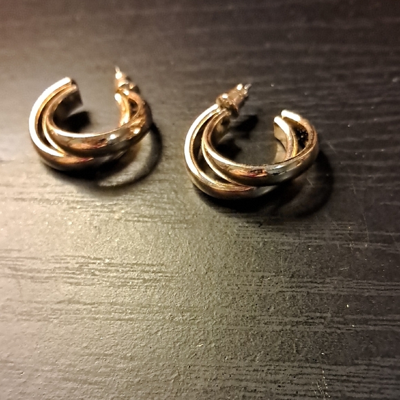 None Jewelry - Chic Two-Tone Gold and Silver Earrings